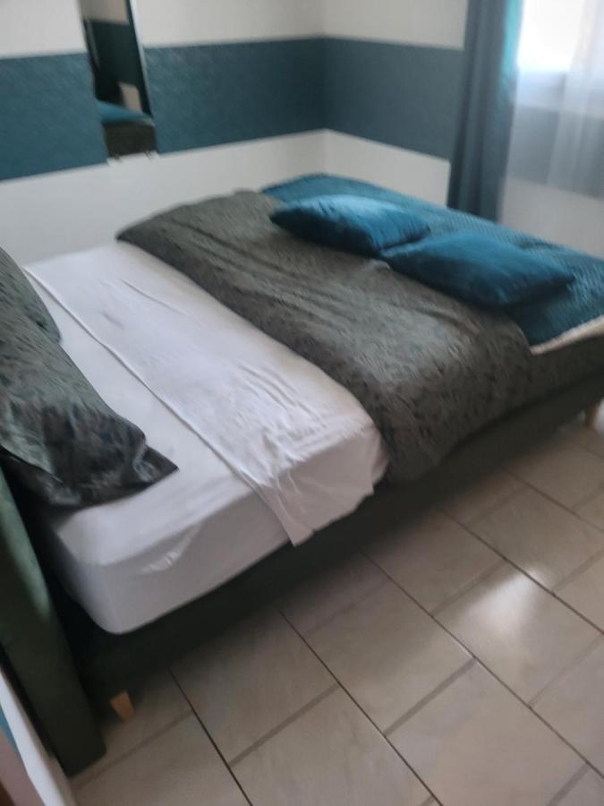 Akwaba Chez Ouli Hotel Levens Eksteriør billede