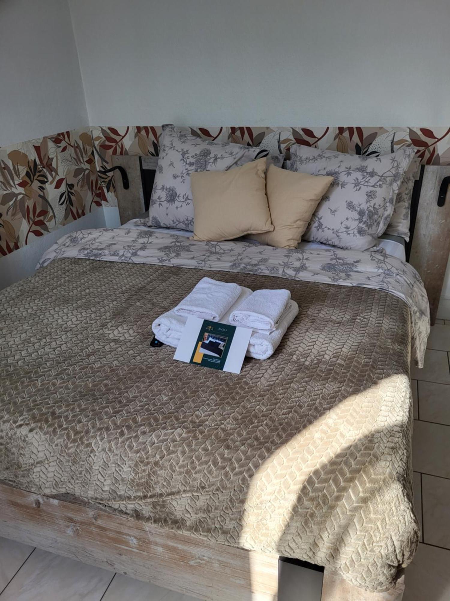Akwaba Chez Ouli Hotel Levens Eksteriør billede