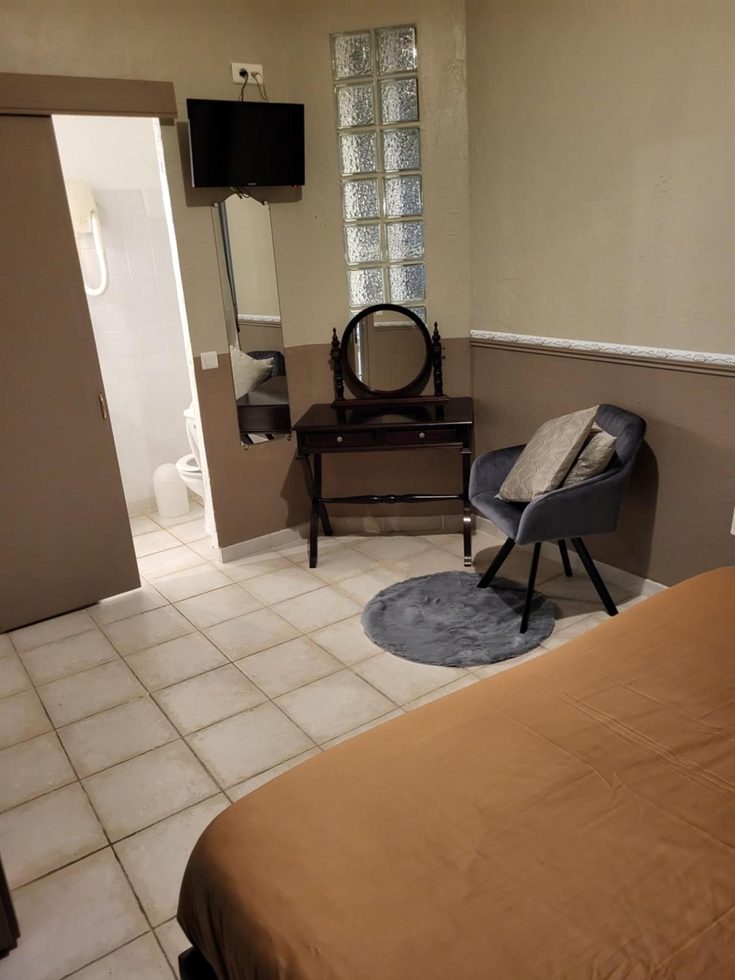 Akwaba Chez Ouli Hotel Levens Eksteriør billede